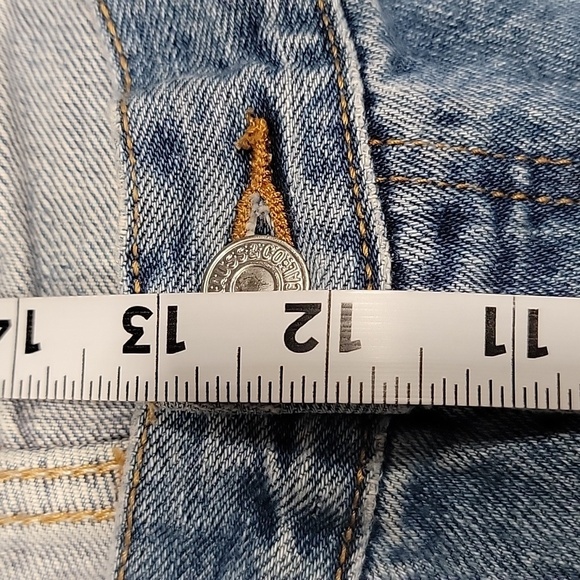 LEVI'S Size 42x32 Medium Wash 501 Button Fly Jeans Gently Used Condition - Picture 6 of 16